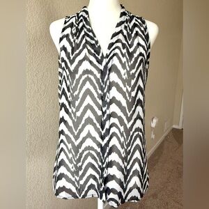 Banana Republic Black & White Chevron Sleeveless Blouse – Petite XS